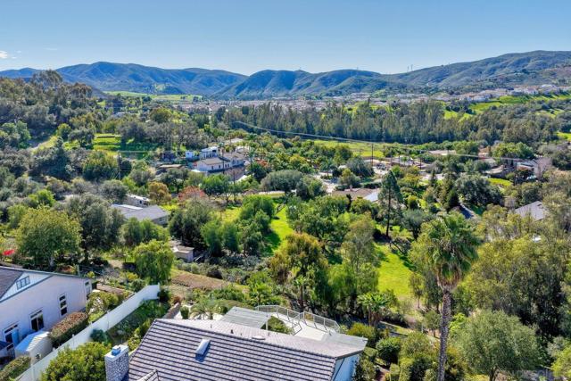 2785 Canyon Oak Pl, Escondido CA: https://media.crmls.org/mediaz/3781e43c-2c4c-46de-9bdc-d4cfe0da9a3d.jpg