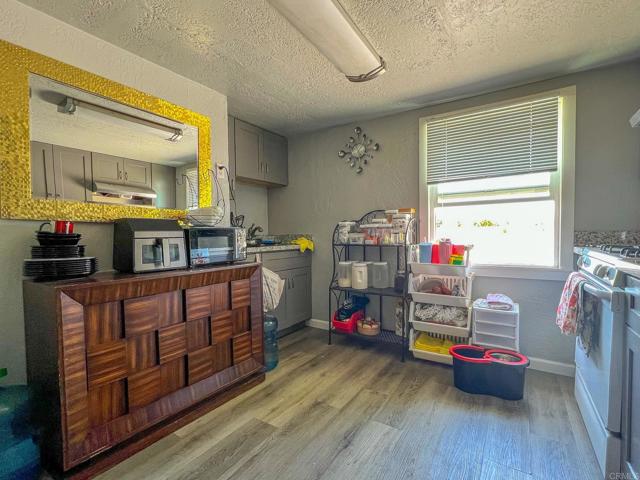 Detail Gallery Image 7 of 21 For 2150 Michael Ave, Stockton,  CA 95206 - 5 Beds | 2 Baths