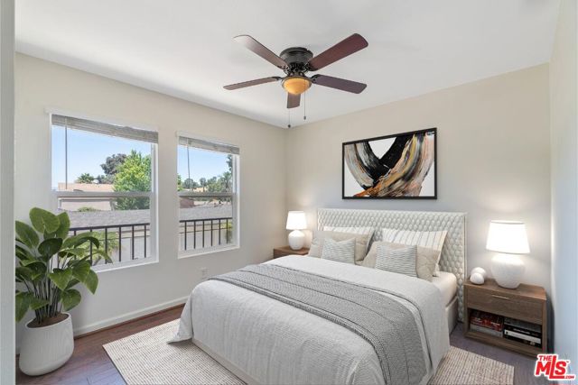4821 Topanga Canyon Boulevard, Woodland Hills CA: https://media.crmls.org/mediaz/37827481-d837-4f9d-90ea-87eaf1318388.jpg