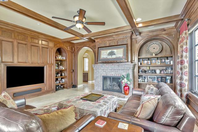 Image 15 of 48 For 4506 Lilac Ridge Rd