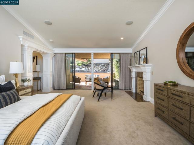 21 Deer Oaks Ct, Pleasanton CA: https://media.crmls.org/mediaz/37831b38-4f1a-4e6f-aca0-7dee37988ad5.jpg