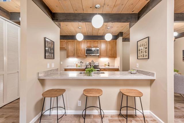 39090 Presidio Way, Fremont CA: https://media.crmls.org/mediaz/37837abc-d53c-43d5-b2ea-629400d28215.jpg