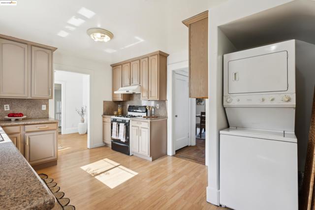 3064 E 15Th St, Oakland CA: https://media.crmls.org/mediaz/378493f1-0b6d-4ca3-a898-b5e3c3da2fa6.jpg