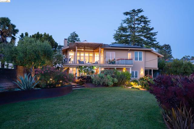 Details for 251 Pershing Dr, Oakland, CA 94611