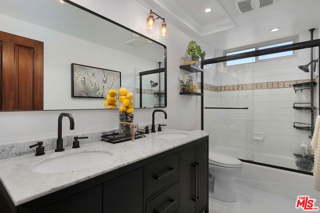 1786 Blossom Court, Thousand Oaks CA: https://media.crmls.org/mediaz/378515a4-906e-456d-be62-812c26901e57.jpg