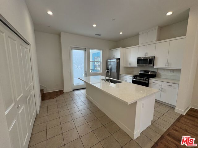 905 E Mason Lane, Anaheim CA: https://media.crmls.org/mediaz/378538dd-7936-493e-b1bd-b199f6edb714.jpg