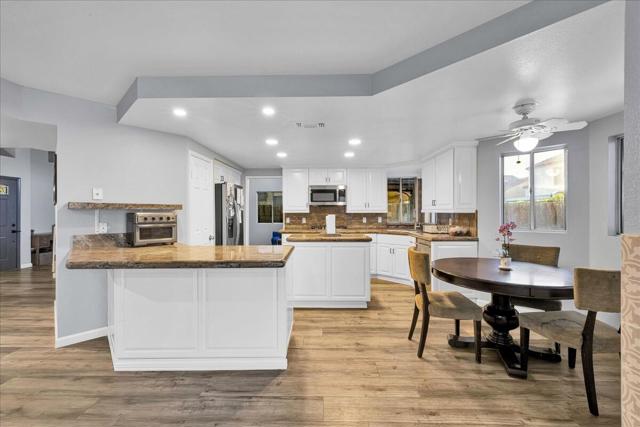 80672 Jasmine Lane, Indio CA: https://media.crmls.org/mediaz/37854658-f7ae-4af2-a7b0-3012b91aeefa.jpg