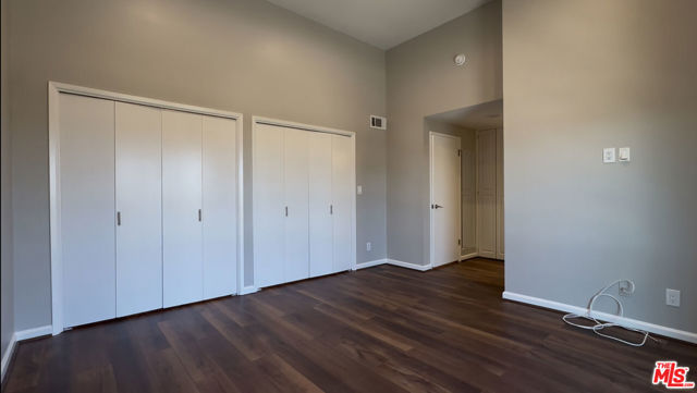11260 Overland Avenue, Culver City CA: https://media.crmls.org/mediaz/37857089-c5fc-44b3-991c-8b9d26e1103e.jpg