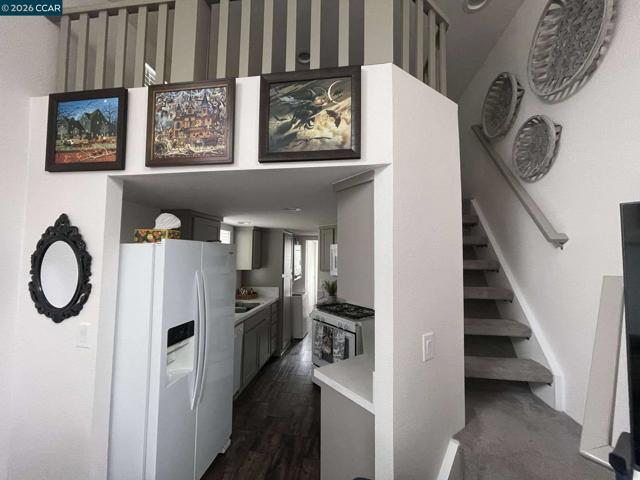 16711 Marsh Creek Rd, Clayton CA: https://media.crmls.org/mediaz/3785b37e-6a50-4c5c-9ee5-a291deec1f90.jpg