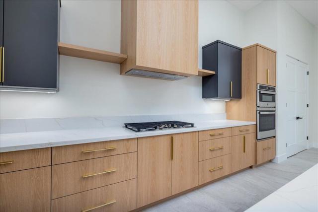 4195 Evergreen Lane, Banning CA: https://media.crmls.org/mediaz/3786abaa-12e2-4aee-90d5-738fe8a5b674.jpg
