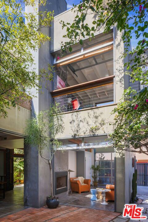 927 Amoroso photo 16