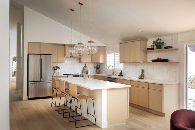 Detail Gallery Image 7 of 39 For 324 Avenida De Las Rosas, Encinitas,  CA 92024 - 4 Beds | 2/1 Baths