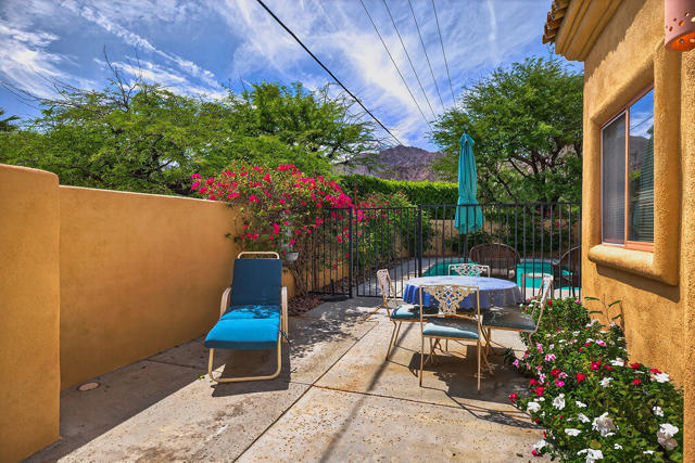 77500 Calle Chillon, La Quinta CA: https://media.crmls.org/mediaz/37873780-f9af-43a6-93af-3c9a48524ae9.jpg
