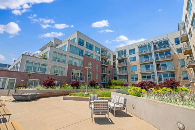 325 Berry Street, San Francisco CA: https://media.crmls.org/mediaz/37877be9-89c6-43b9-9eb7-b492832d4620.jpg