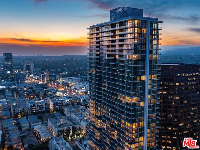 11750 Wilshire Boulevard, Los Angeles CA: https://media.crmls.org/mediaz/3787d2fd-dc1b-4cca-921a-7011f6105107.jpg
