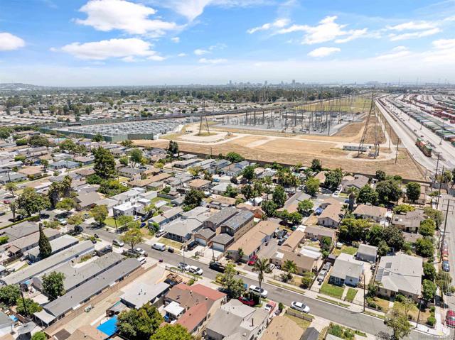 2418 W Lincoln St, Long Beach CA: https://media.crmls.org/mediaz/37881d90-892c-455d-9e3c-a5e24ef3204b.jpg
