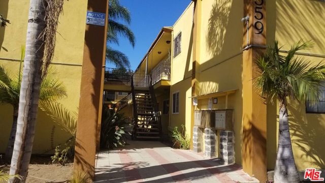 559 Sunset Avenue photo 4