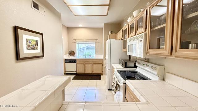 5824 Oak Bend Lane, Oak Park CA: https://media.crmls.org/mediaz/37895368-5980-47a1-95ba-b3adf96ac0cf.jpg