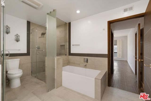 2175 S Beverly Glen Boulevard, Los Angeles CA: https://media.crmls.org/mediaz/37899805-b74d-493d-85a7-d7f4b86cf3b0.jpg