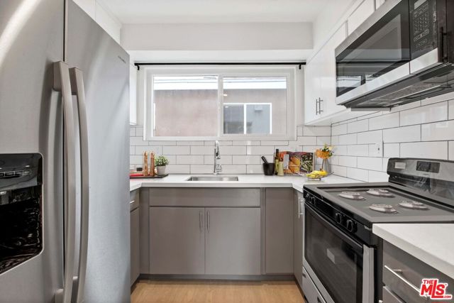 5529 Dairy Avenue, Long Beach CA: https://media.crmls.org/mediaz/37899d02-4cfd-4e10-8b94-80e96694b4d4.jpg