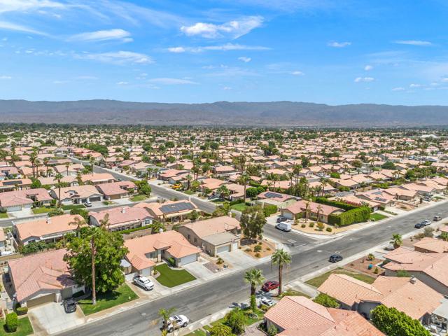 79110 Victoria Drive, La Quinta CA: https://media.crmls.org/mediaz/3789bb30-8081-42dc-ab16-a90e2273372c.jpg