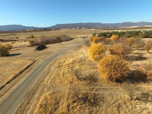 27643 County Road 88, Winters CA: https://media.crmls.org/mediaz/3789c6d0-5fe2-4261-8515-de3da7ed43a0.jpg