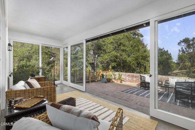 Detail Gallery Image 5 of 53 For 1556 Scenic Dr, Pasadena,  CA 91103 - 2 Beds | 1 Baths