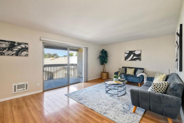 8660 Via Mallorca, La Jolla CA: https://media.crmls.org/mediaz/378adb17-7057-4172-824d-aa4bcb79de23.jpg