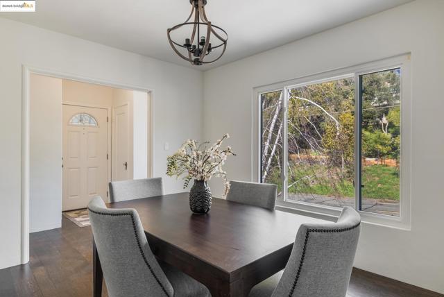 279 Pomona Street, Crockett CA: https://media.crmls.org/mediaz/378afc89-736f-4df3-b195-0dac705c0a54.jpg