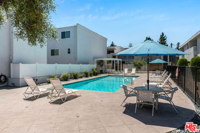 4331 W Sarah Street, Burbank CA: https://media.crmls.org/mediaz/378b9918-68d2-4aa1-8440-cb44cf94d5c5.jpg