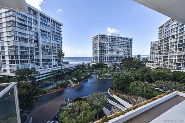 1770 Avenida Del Mundo, Coronado CA: https://media.crmls.org/mediaz/378c34ec-7ecd-4b96-a756-668ee3aff55d.jpg