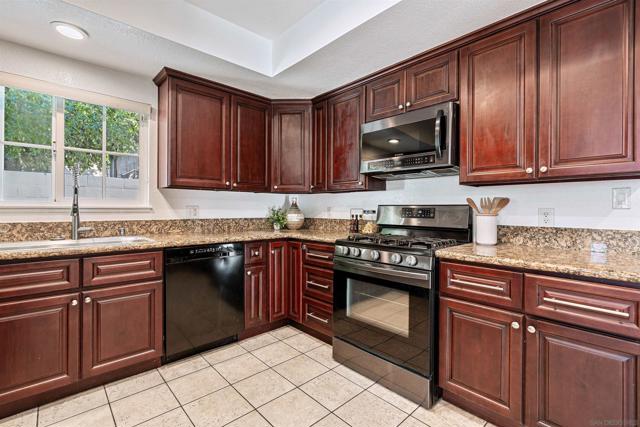 16117 Nordhoff St, North Hills CA: https://media.crmls.org/mediaz/378cb4b2-8ac2-47e5-8453-7c1128a28114.jpg