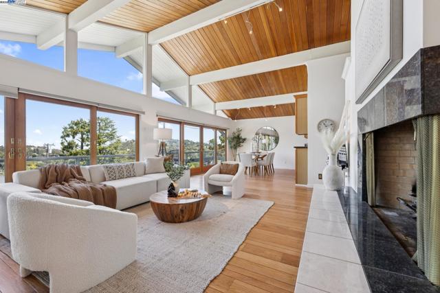 2140 Pullman Ave, Belmont CA: https://media.crmls.org/mediaz/378d9e52-78e8-4971-9982-35939c2714b9.jpg
