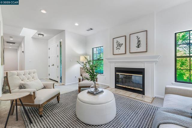 61 Alberta Ter, Walnut Creek CA: https://media.crmls.org/mediaz/378e1673-2ca7-48cf-b2a7-0ef5f26cf757.jpg