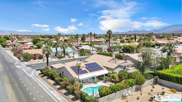 30005 Avenida Alvera, Cathedral City CA: https://media.crmls.org/mediaz/378e2700-ac24-427e-b4c0-f40cfd751a09.jpg