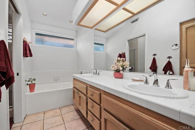 2175 Castilla Way, Oceanside CA: https://media.crmls.org/mediaz/378e7178-6365-4f4b-8494-89eb7817fb03.jpg