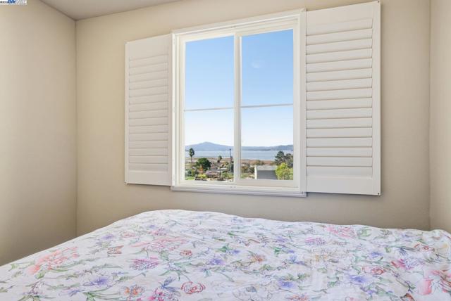 4158 Markovich Ct, Richmond CA: https://media.crmls.org/mediaz/378e76f3-2eb9-4aa2-842c-0695fe838845.jpg