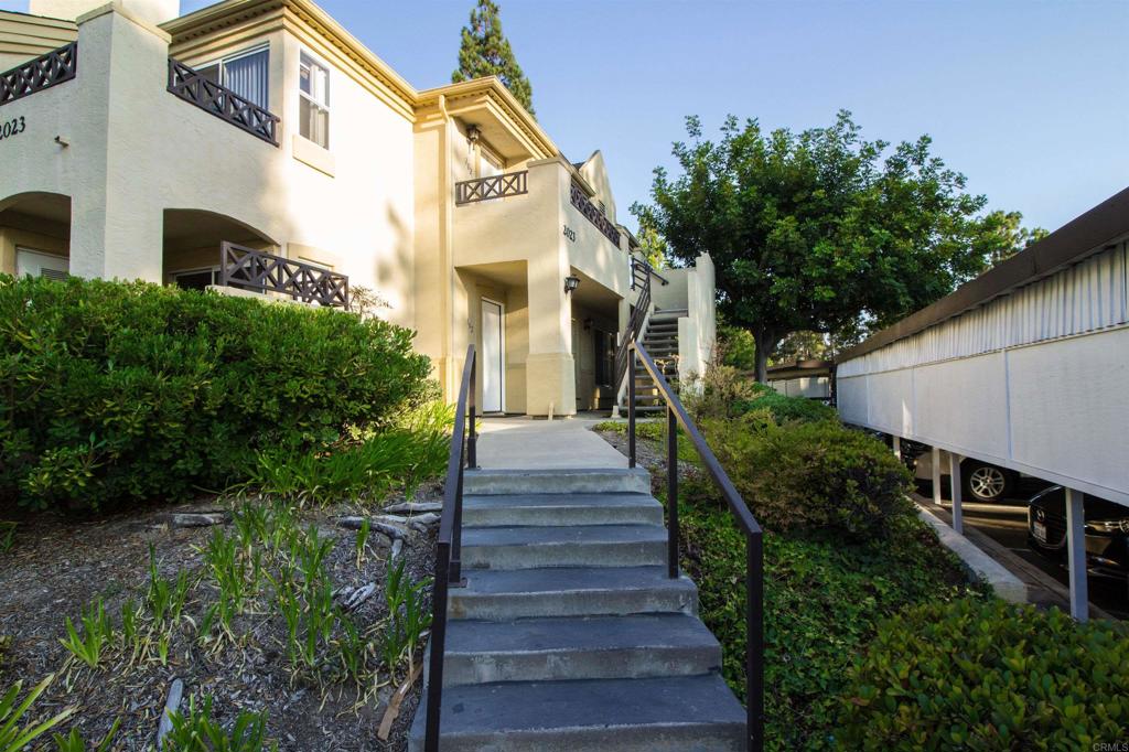 2023 Lakeridge Circle #203