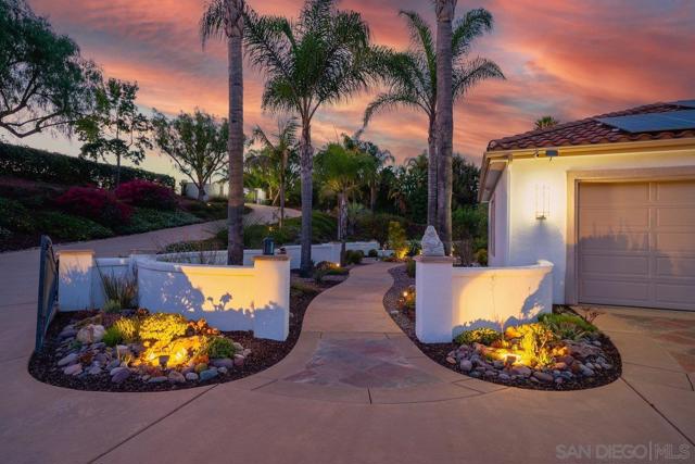 2860 Via Rancheros Way, Fallbrook CA: https://media.crmls.org/mediaz/378f2472-3601-4771-814d-c53495991a94.jpg