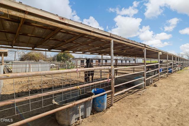 Detail Gallery Image 21 of 46 For 301 Sycamore Dr, Bakersfield,  CA 93308 - – Beds | – Baths