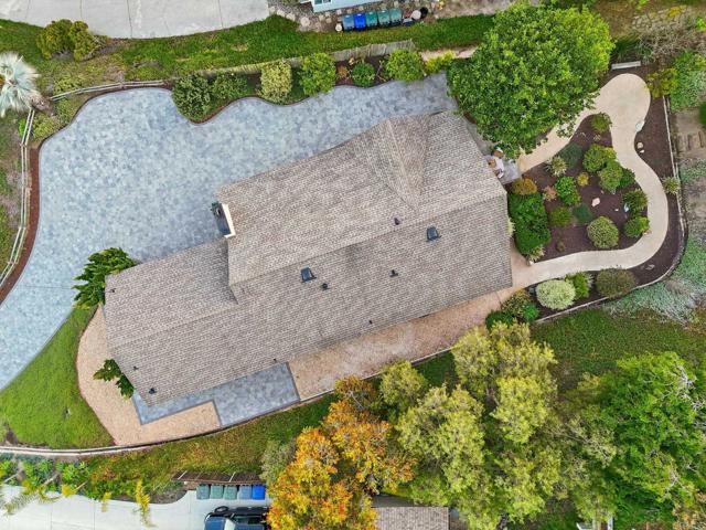 Image 38 of 69 For 323 Glencrest Drive