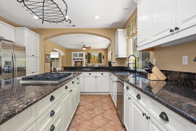 3385 Wild Oak Lane, Escondido CA: https://media.crmls.org/mediaz/37910eef-b811-4ff7-908e-75a632d51caf.jpg