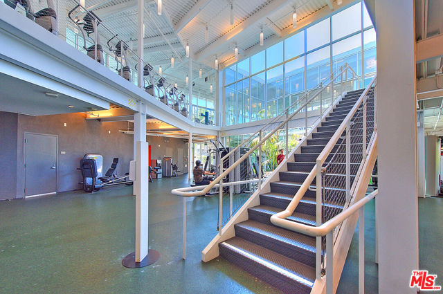 13020 Pacific, Playa Vista CA: https://media.crmls.org/mediaz/37913edf-3aa7-4383-a479-7565f8966909.jpg