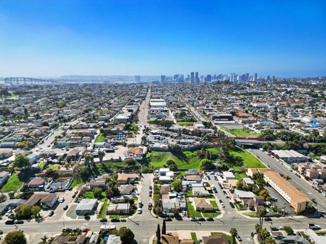 3260 64 Steel Street, San Diego CA: https://media.crmls.org/mediaz/3791812e-048f-4e49-86f3-f0db3c71b18e.jpg