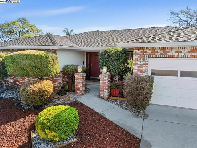 5720 San Juan Way, Pleasanton CA: https://media.crmls.org/mediaz/379254b9-82fe-4edc-8611-98f8163b6033.jpg