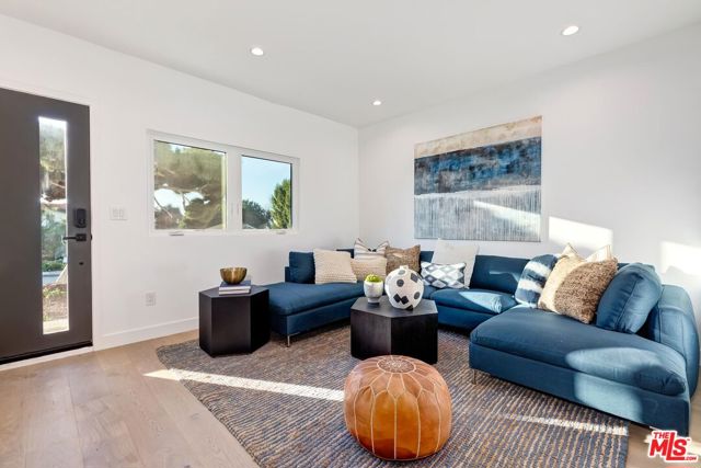 3528 Walnut Avenue, Manhattan Beach, California 90266, 5 Bedrooms Bedrooms, ,3 BathroomsBathrooms,Residential,Sold,Walnut,23238455