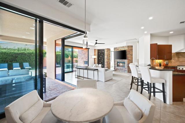 50380 Via Serenidad, La Quinta CA: https://media.crmls.org/mediaz/37929eb3-9cbd-45c0-a39b-65a4273a7dd6.jpg