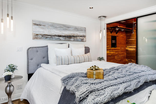 Detail Gallery Image 25 of 52 For 1038 Oban Dr, Los Angeles,  CA 90065 - 4 Beds | 3 Baths