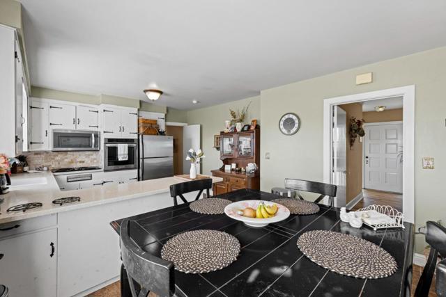 4211 Bolsa Road, Hollister CA: https://media.crmls.org/mediaz/3792f842-f0e7-49bf-9e29-95a255c68df8.jpg