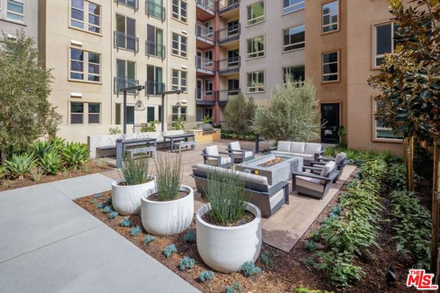 1700 Fasana Road, Duarte CA: https://media.crmls.org/mediaz/379316b8-fde1-4ad2-9c86-1f43841ad1a1.jpg